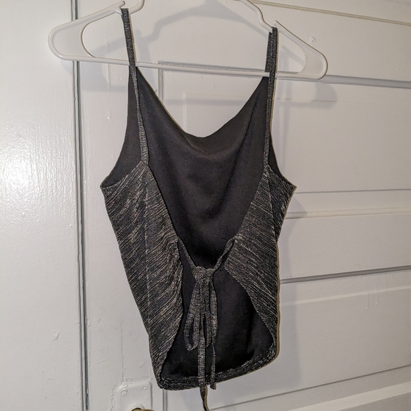 Backless top - Picture 2 of 3